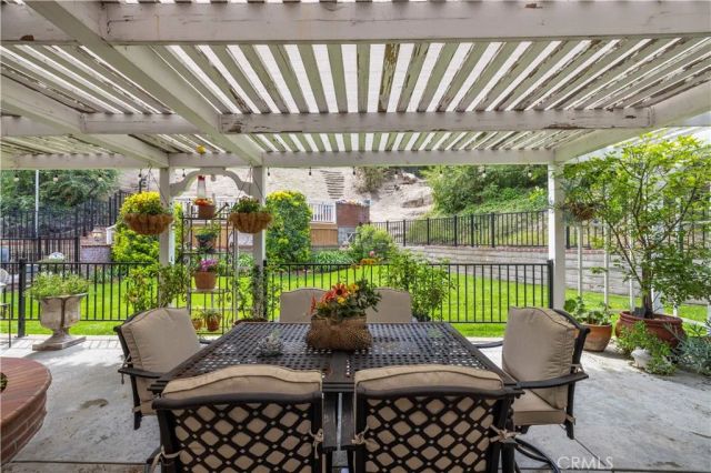28931 Woodside Drive, Saugus, CA 91390