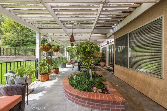 28931 Woodside Drive, Saugus, CA 91390