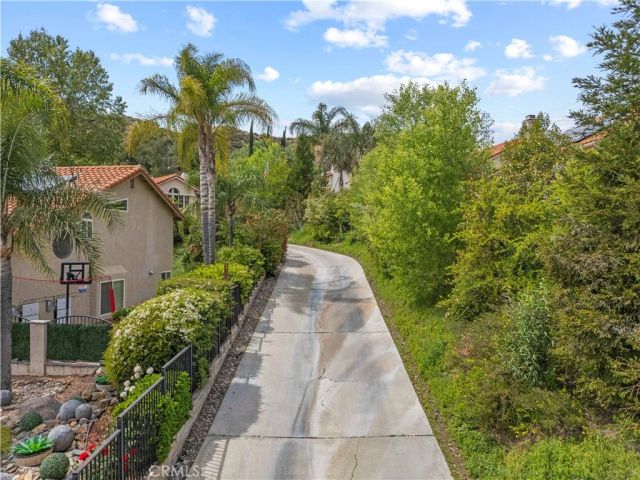 28931 Woodside Drive, Saugus, CA 91390