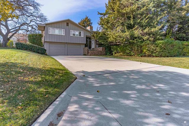 1621 Denholm Drive, Manhattan, KS 66503