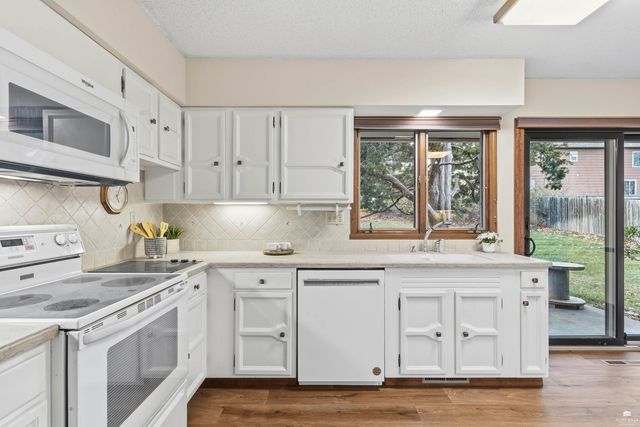 1621 Denholm Drive, Manhattan, KS 66503