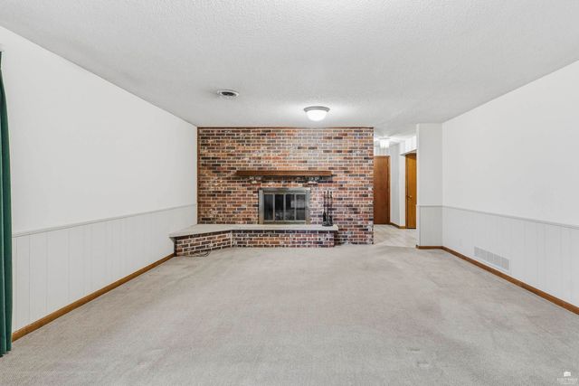 1621 Denholm Drive, Manhattan, KS 66503