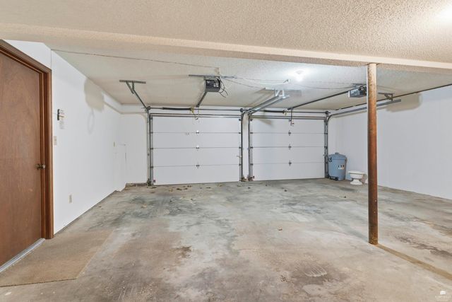 1621 Denholm Drive, Manhattan, KS 66503