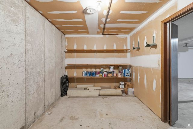 1621 Denholm Drive, Manhattan, KS 66503