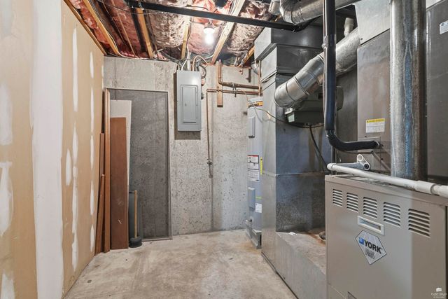 1621 Denholm Drive, Manhattan, KS 66503