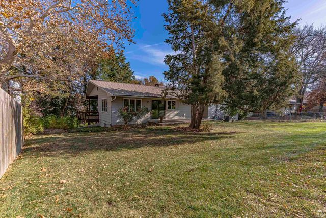 1621 Denholm Drive, Manhattan, KS 66503