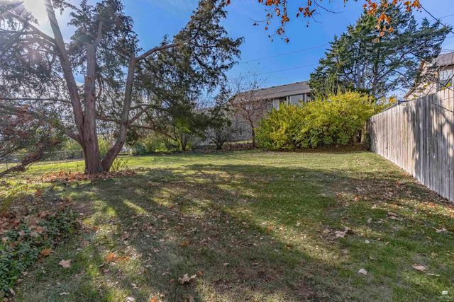 1621 Denholm Drive, Manhattan, KS 66503