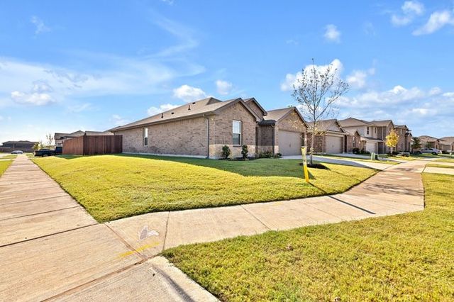 1450 Saddlehorn Drive, Denton, TX 76207
