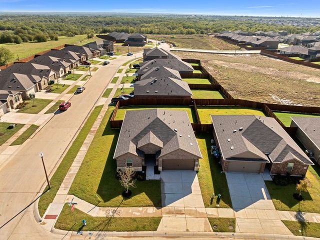 1450 Saddlehorn Drive, Denton, TX 76207