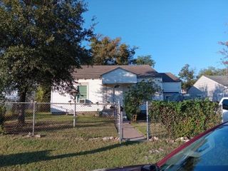 2713 NW 35th Street, Fort Worth, TX 76106