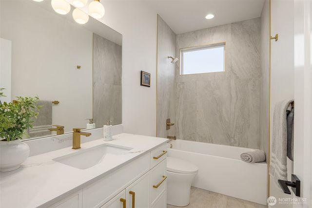 9739 12th Avenue NW, Seattle, WA 98117