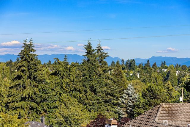 9739 12th Avenue NW, Seattle, WA 98117