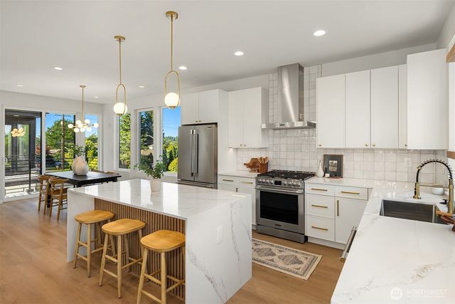 9739 12th Avenue NW, Seattle, WA 98117