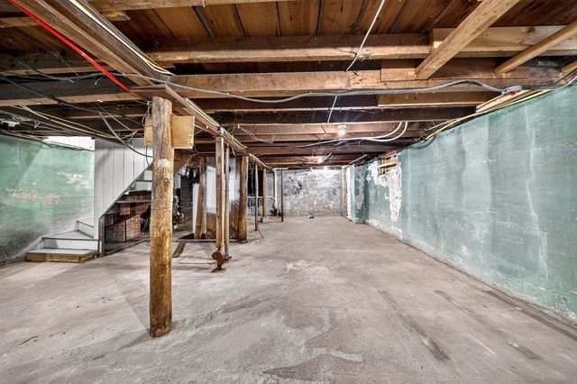 142 May St, North Attleboro, MA 02760