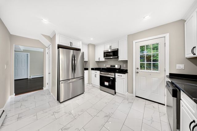 142 May St, North Attleboro, MA 02760