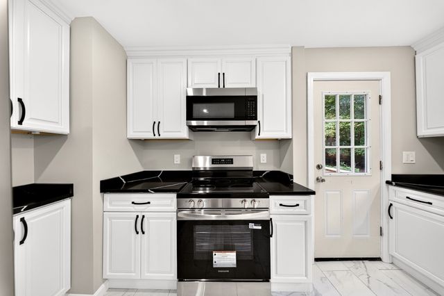 142 May St, North Attleboro, MA 02760