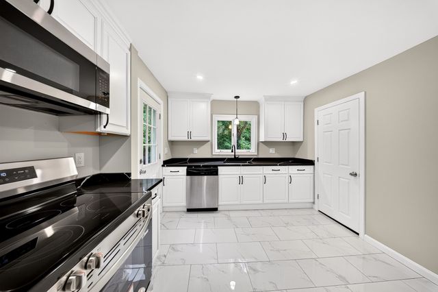 142 May St, North Attleboro, MA 02760