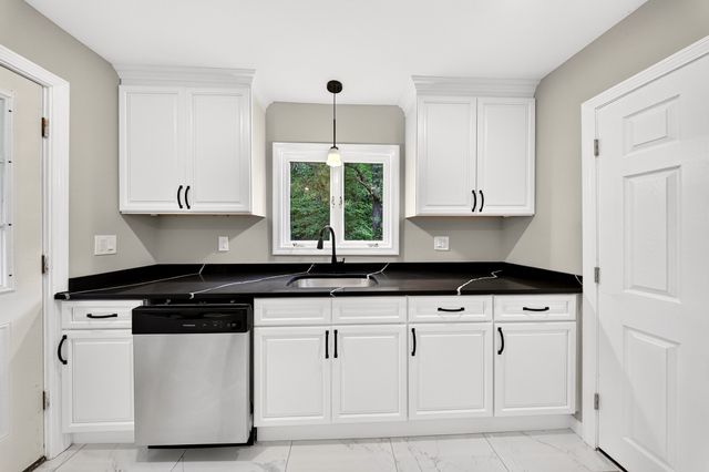 142 May St, North Attleboro, MA 02760