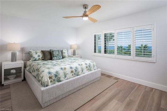 10475 Gulf Shore DR # 115, Naples, FL 34108