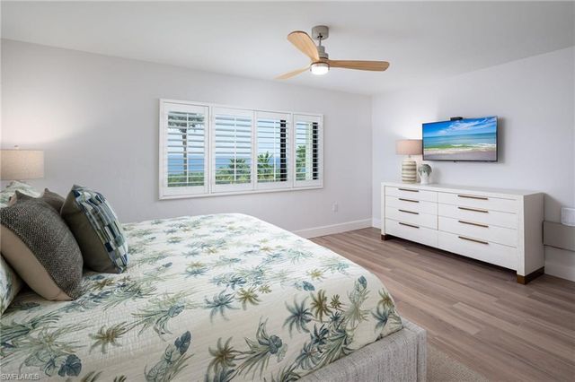 10475 Gulf Shore DR # 115, Naples, FL 34108