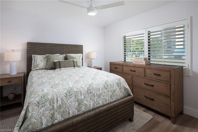 10475 Gulf Shore DR # 115, Naples, FL 34108