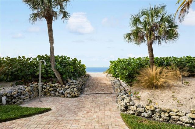 10475 Gulf Shore DR # 115, Naples, FL 34108