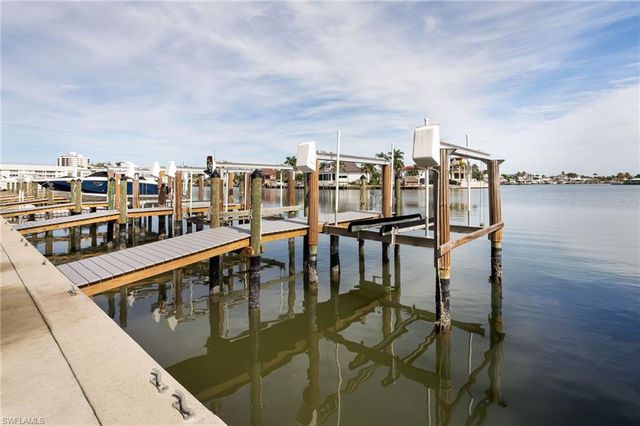 10475 Gulf Shore DR # 115, Naples, FL 34108