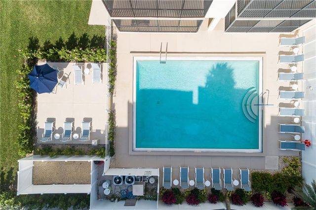 10475 Gulf Shore DR # 115, Naples, FL 34108