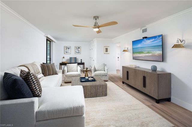 10475 Gulf Shore DR # 115, Naples, FL 34108