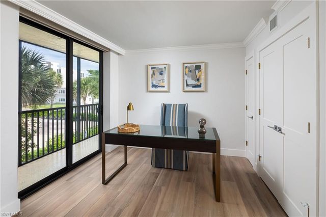 10475 Gulf Shore DR # 115, Naples, FL 34108