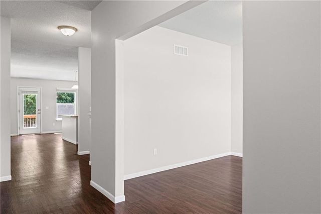717 Samantha Lane, Belton, MO 64012
