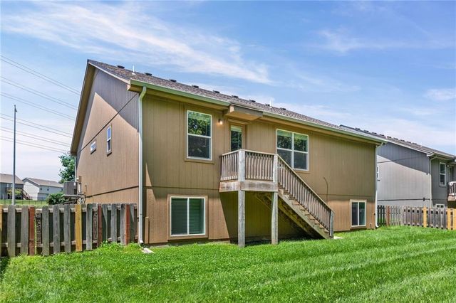717 Samantha Lane, Belton, MO 64012
