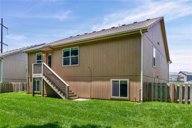 717 Samantha Lane, Belton, MO 64012
