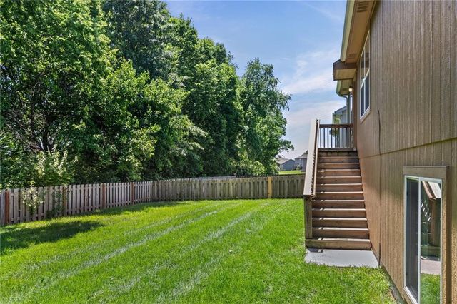 717 Samantha Lane, Belton, MO 64012