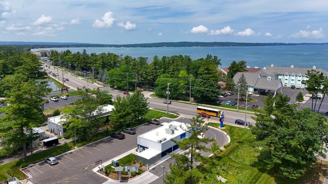 1818 N Us-31, Traverse City, MI 49686