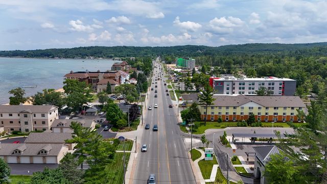 1818 N Us-31, Traverse City, MI 49686