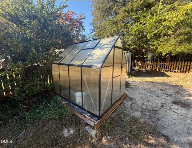 1668 Banbury Drive, Fayetteville, NC 28304