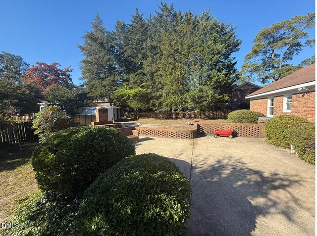 1668 Banbury Drive, Fayetteville, NC 28304