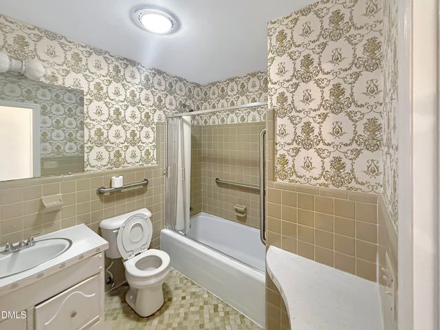 1668 Banbury Drive, Fayetteville, NC 28304