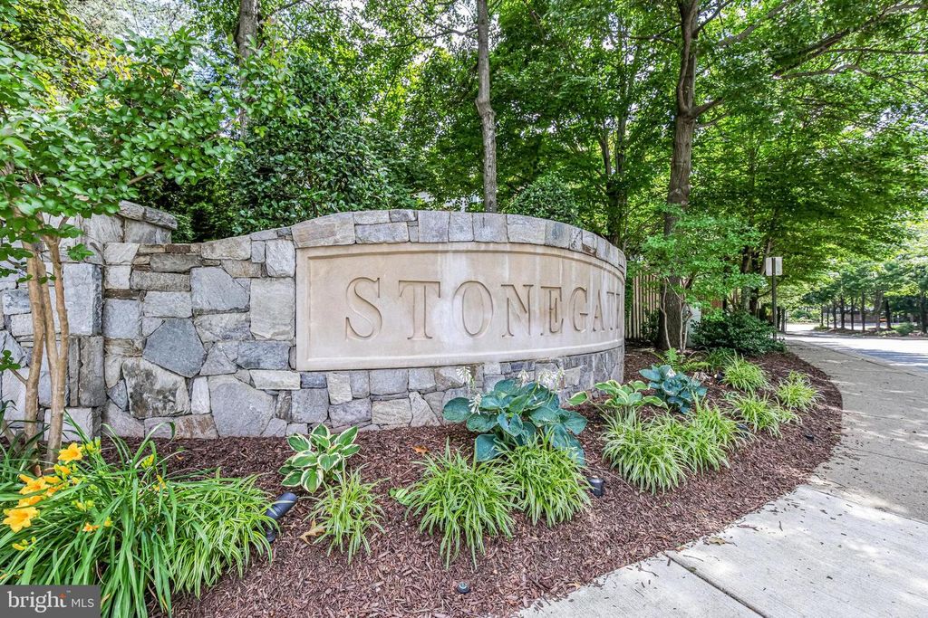 4659 LAMBERT DR, Alexandria, VA 22311