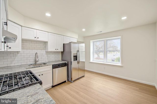 55 HAMPTON GATE DR, Sicklerville, NJ 08081