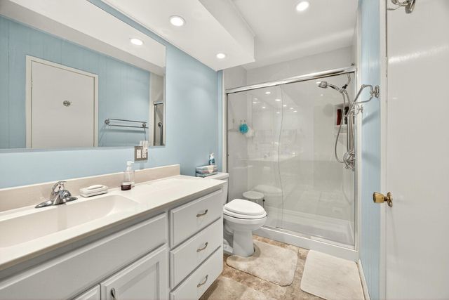 784 Meridian Road, Eagle Point, OR 97524