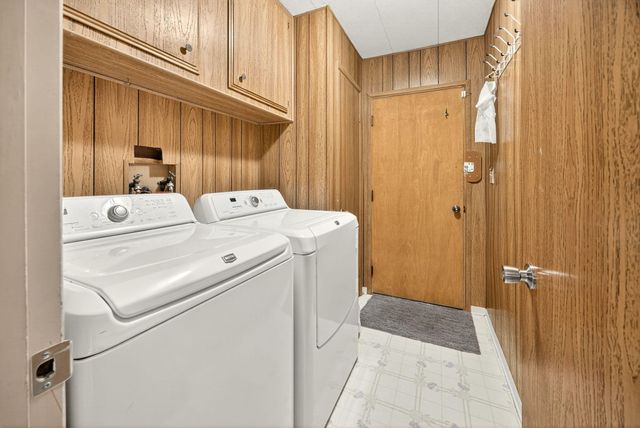 784 Meridian Road, Eagle Point, OR 97524