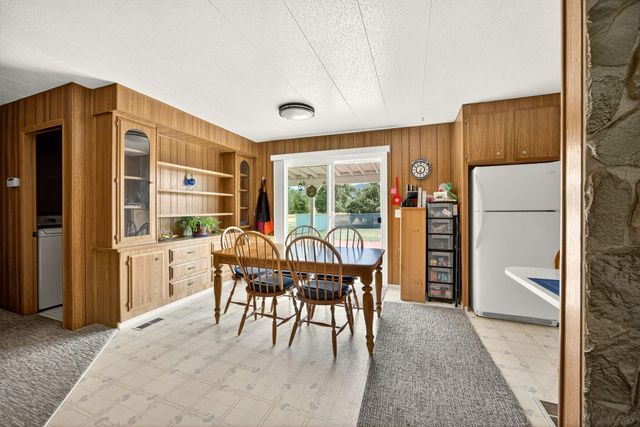 784 Meridian Road, Eagle Point, OR 97524