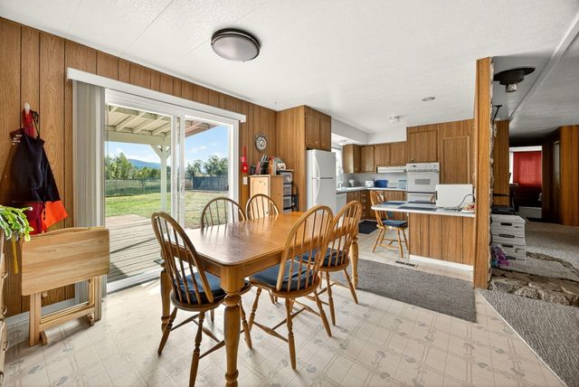 784 Meridian Road, Eagle Point, OR 97524