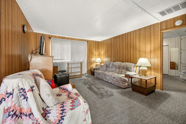 784 Meridian Road, Eagle Point, OR 97524