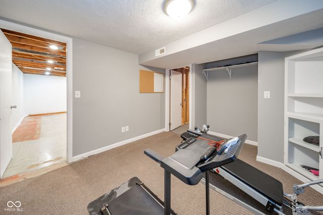 6225 W Penrod Road, Muncie, IN 47304