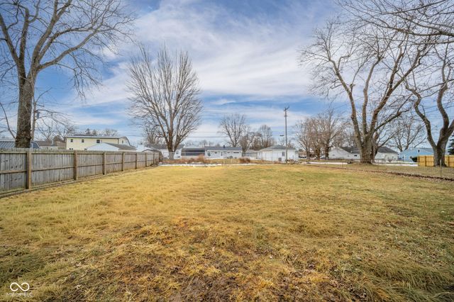 6225 W Penrod Road, Muncie, IN 47304