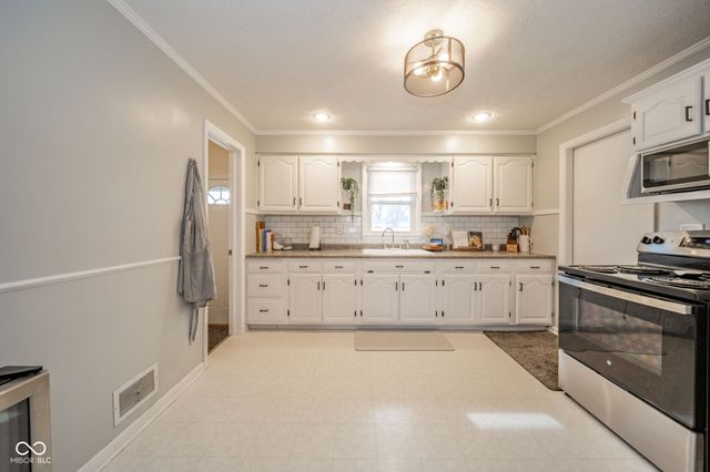 6225 W Penrod Road, Muncie, IN 47304