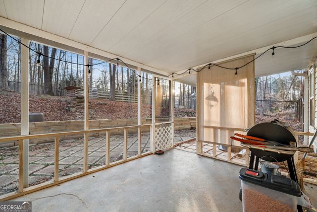 162 Oak View Drive, Hull, GA 30646